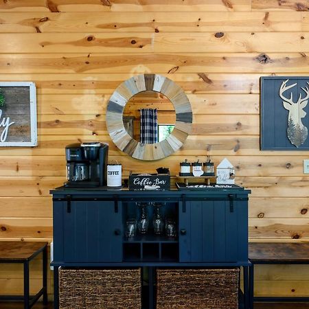 Hickory Bear - Cabin Surrounded By Pines, Sleeps 10, Hot Tub, Fire Pit, Arcade, Foosball Table & Deck Slide Broken Bow Exterior foto