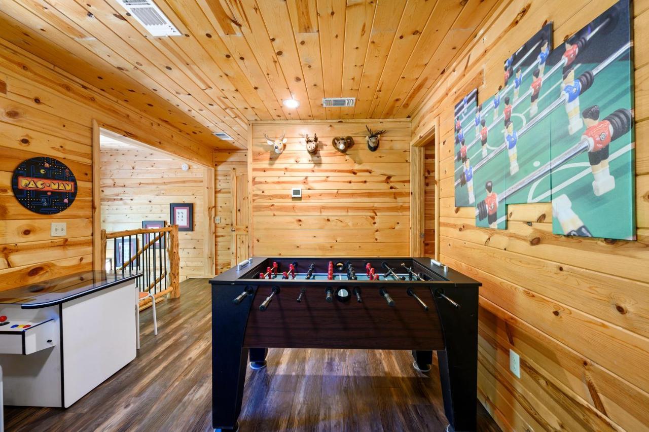 Hickory Bear - Cabin Surrounded By Pines, Sleeps 10, Hot Tub, Fire Pit, Arcade, Foosball Table & Deck Slide Broken Bow Exterior foto
