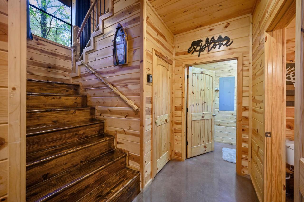 Hickory Bear - Cabin Surrounded By Pines, Sleeps 10, Hot Tub, Fire Pit, Arcade, Foosball Table & Deck Slide Broken Bow Exterior foto