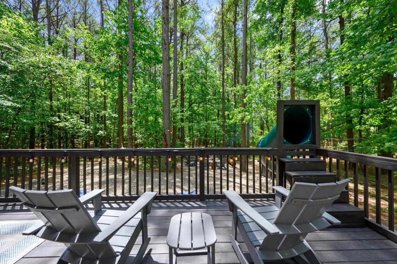 Hickory Bear - Cabin Surrounded By Pines, Sleeps 10, Hot Tub, Fire Pit, Arcade, Foosball Table & Deck Slide Broken Bow Exterior foto