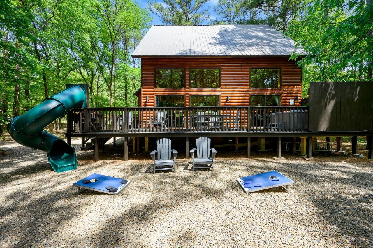 Hickory Bear - Cabin Surrounded By Pines, Sleeps 10, Hot Tub, Fire Pit, Arcade, Foosball Table & Deck Slide Broken Bow Exterior foto