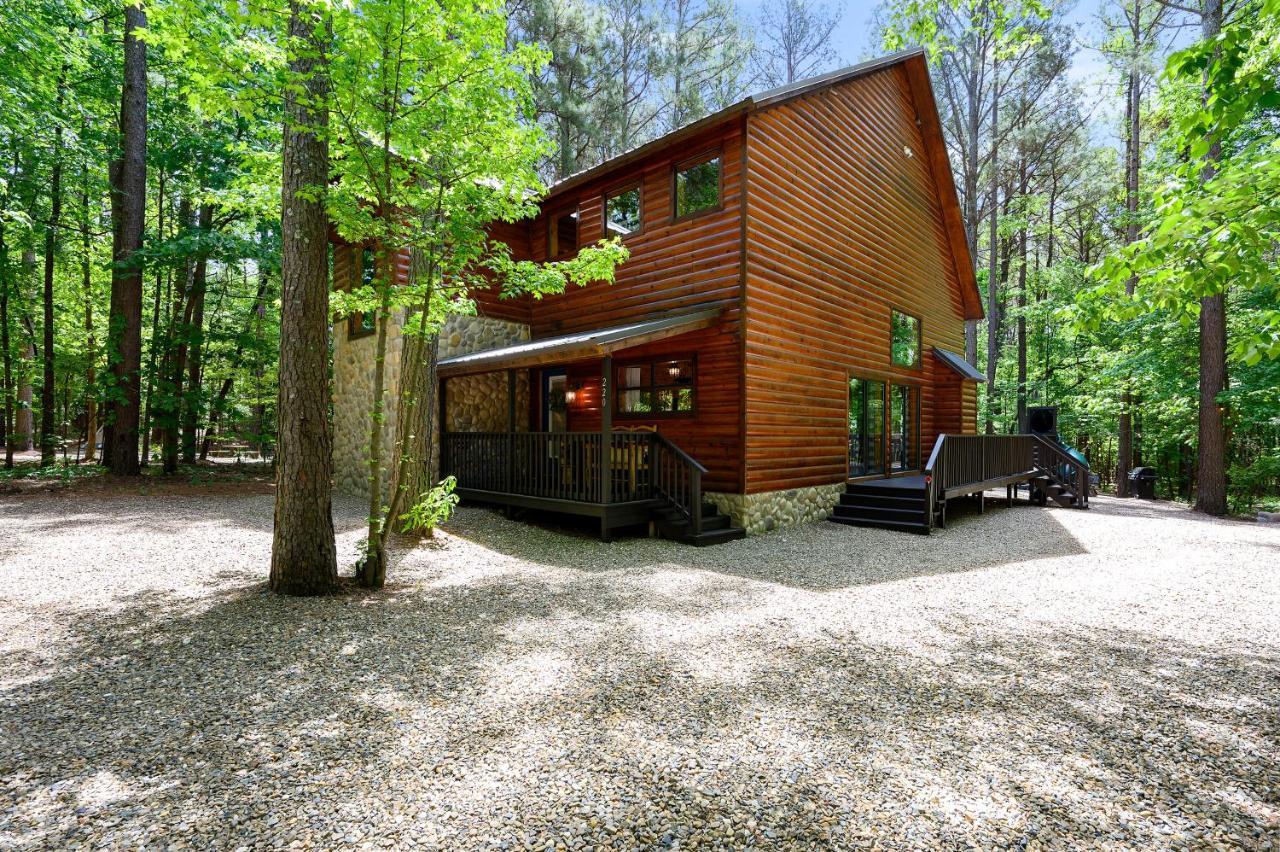 Hickory Bear - Cabin Surrounded By Pines, Sleeps 10, Hot Tub, Fire Pit, Arcade, Foosball Table & Deck Slide Broken Bow Exterior foto