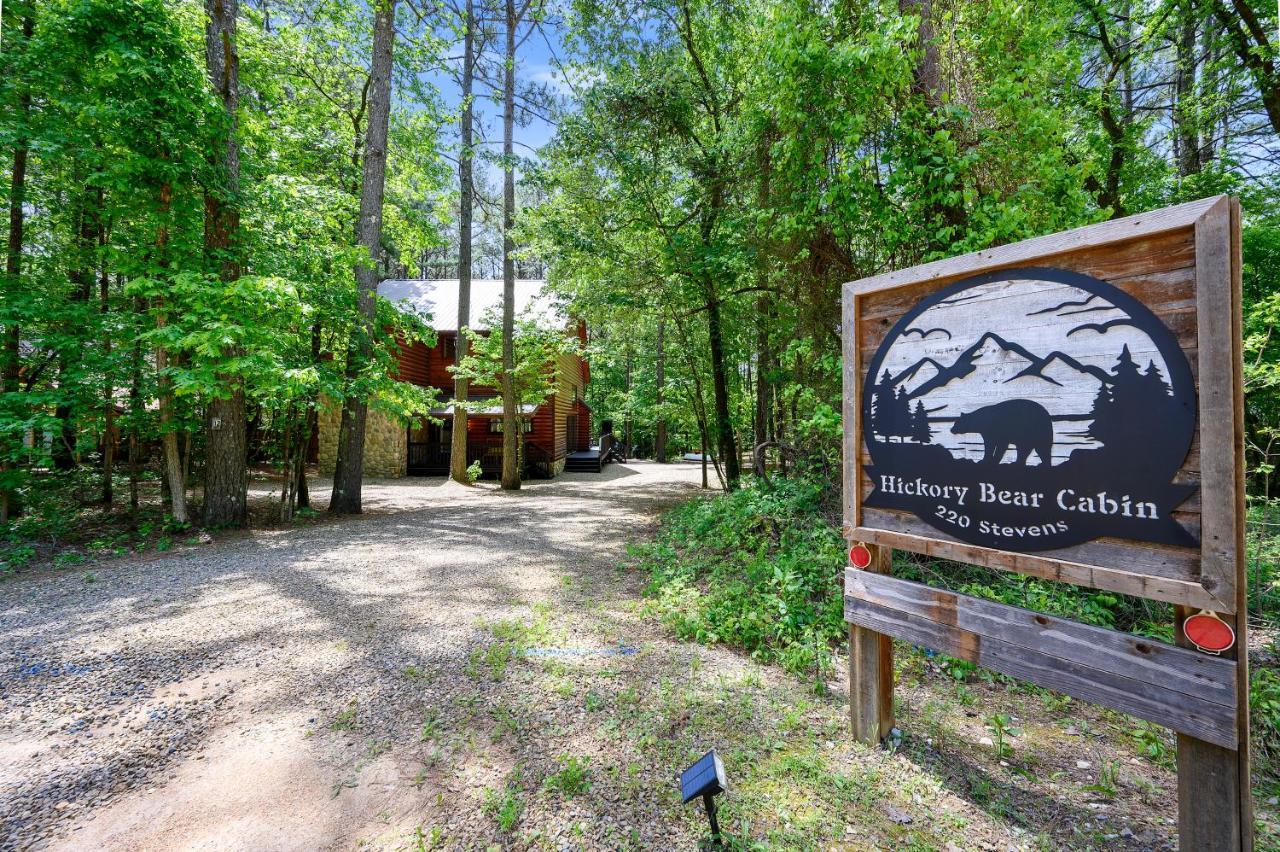 Hickory Bear - Cabin Surrounded By Pines, Sleeps 10, Hot Tub, Fire Pit, Arcade, Foosball Table & Deck Slide Broken Bow Exterior foto