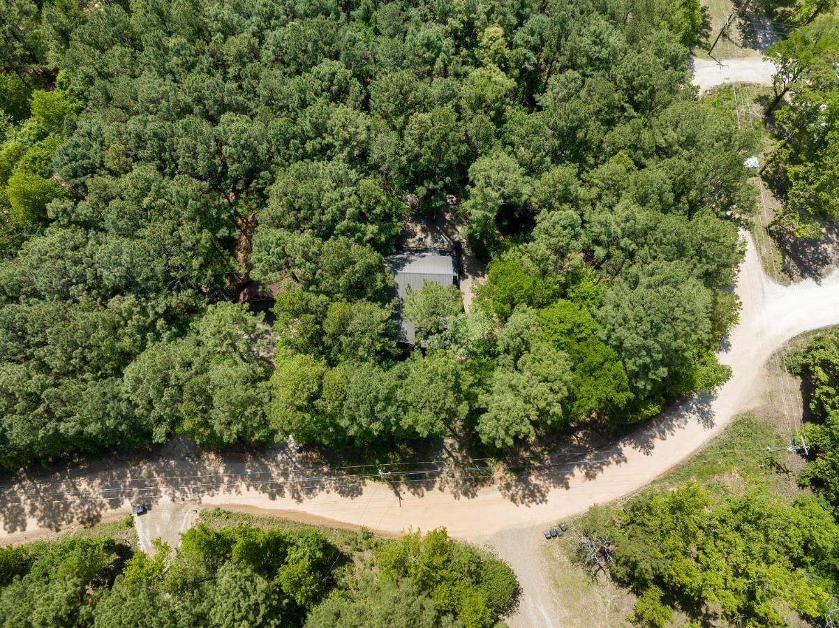 Hickory Bear - Cabin Surrounded By Pines, Sleeps 10, Hot Tub, Fire Pit, Arcade, Foosball Table & Deck Slide Broken Bow Exterior foto